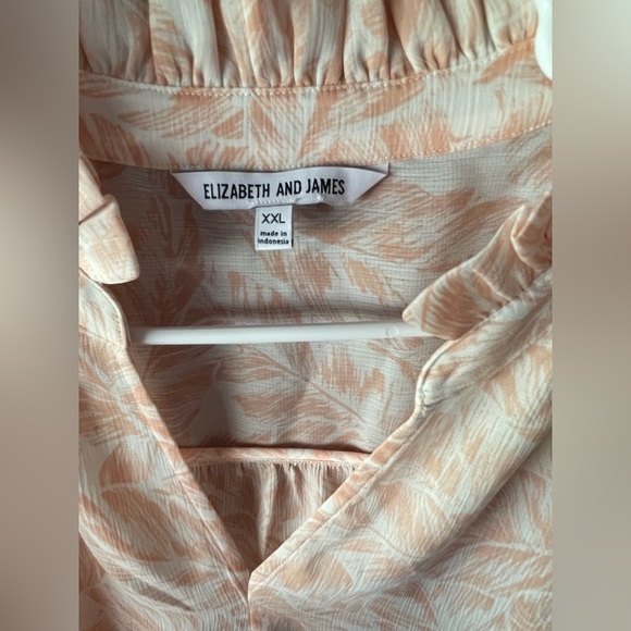 Elizabeth and James floral leaf print blouse peach white ruffle. XXL - Picture 4 of 4
